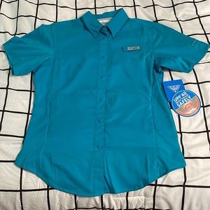 Women’s Columbia button down shirt size XS NWT